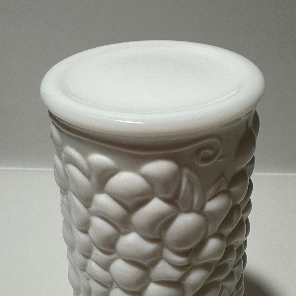 Vintage 1960s or 70s Indiana Glass Company Milk Glass 7.5" Vase - Picture 5 of 6